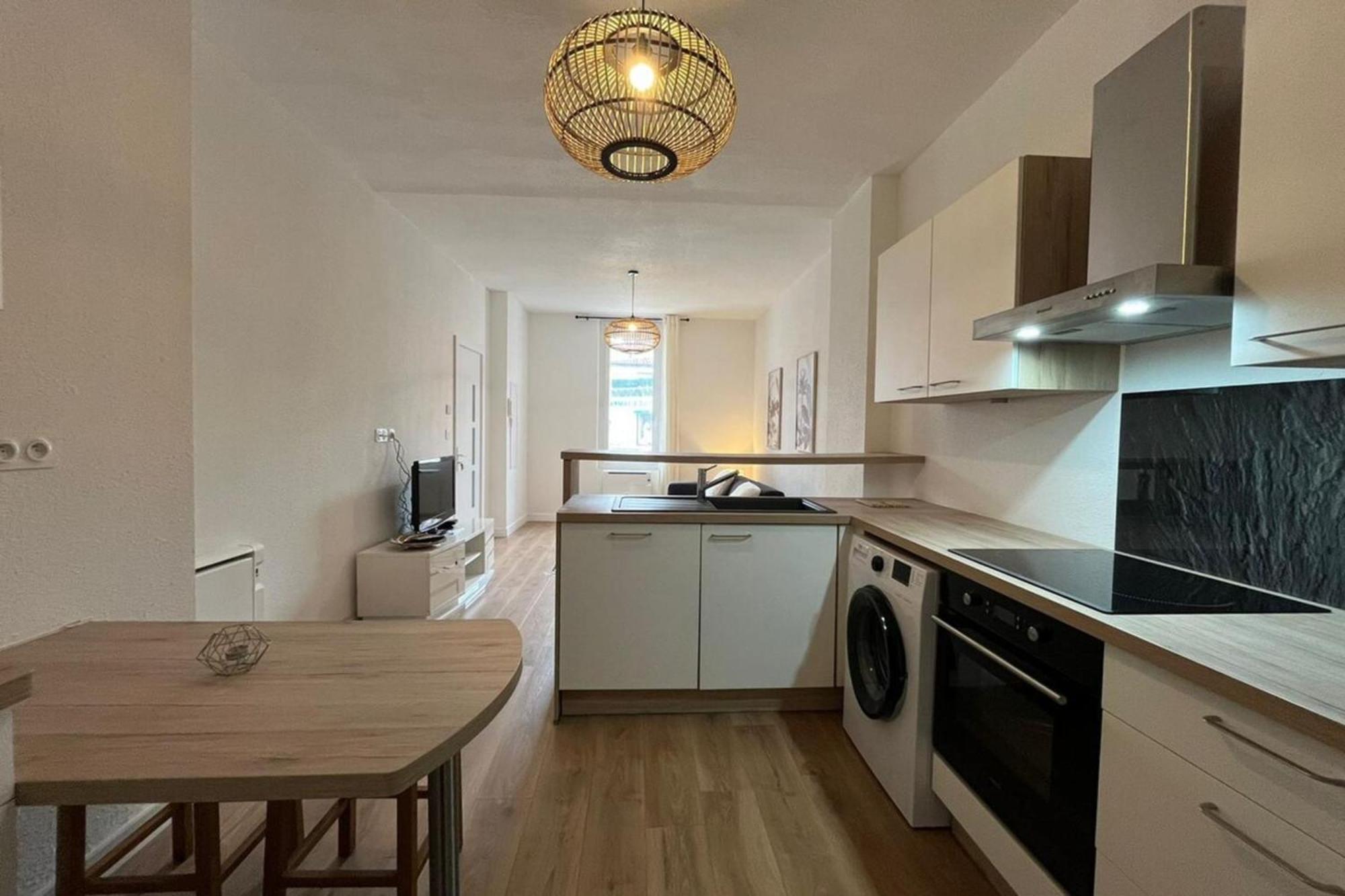 Le Cocon - Wifi - Cour Privative - Proche Halles Appartement *